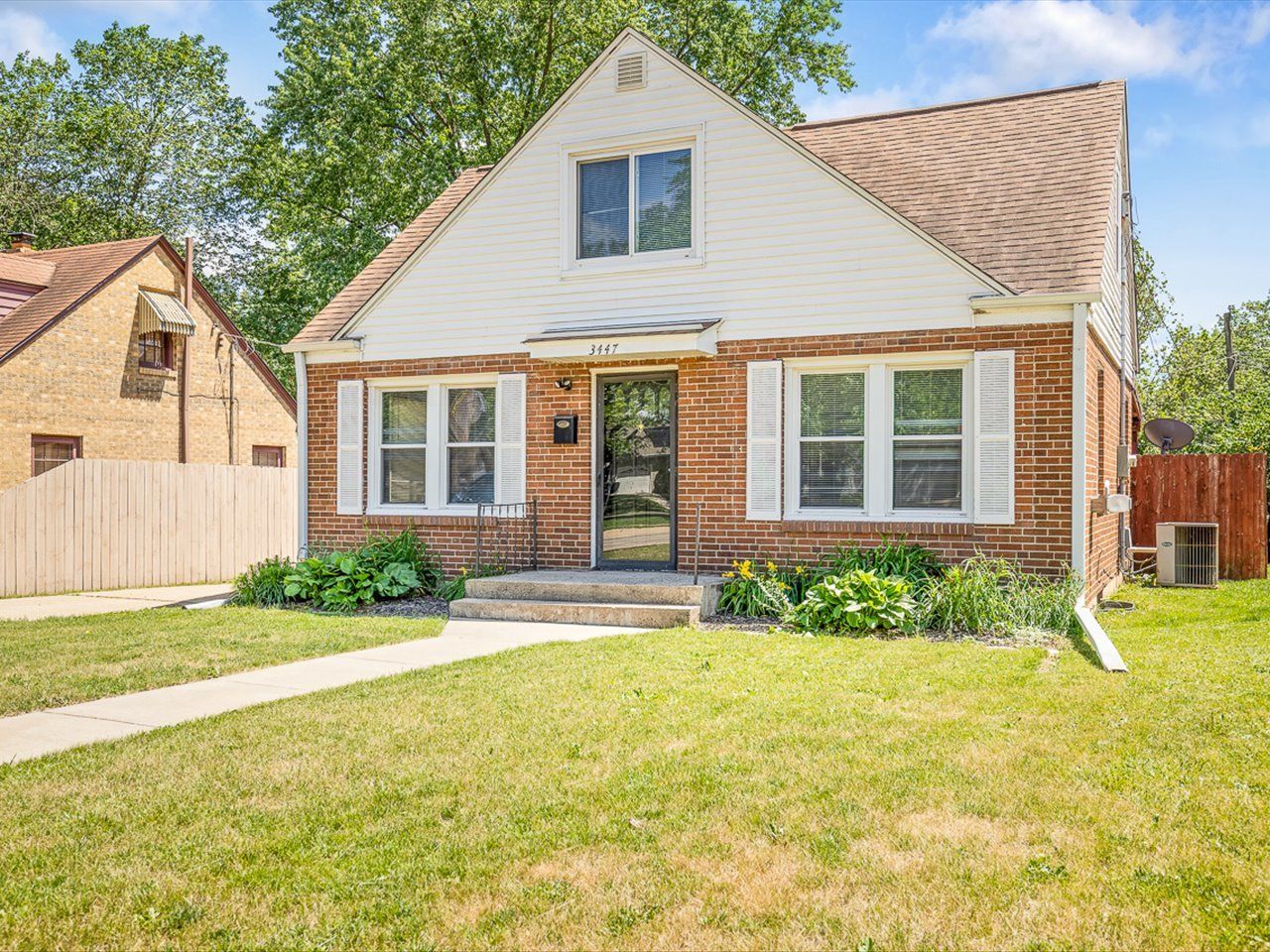 3447 Broadway — Rockford, IL 61108