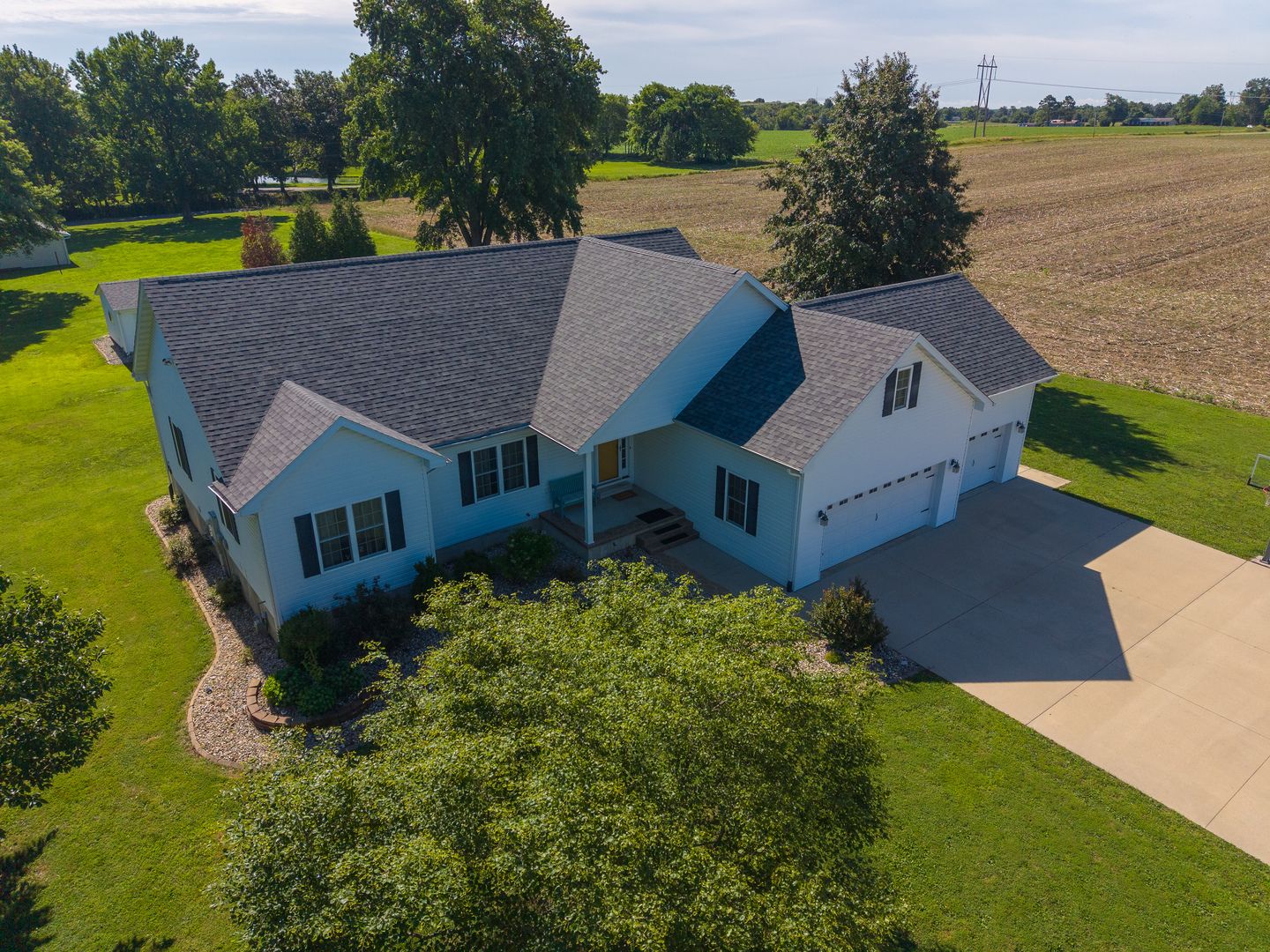 112 Pheasant Run — Woodlawn, IL 62898