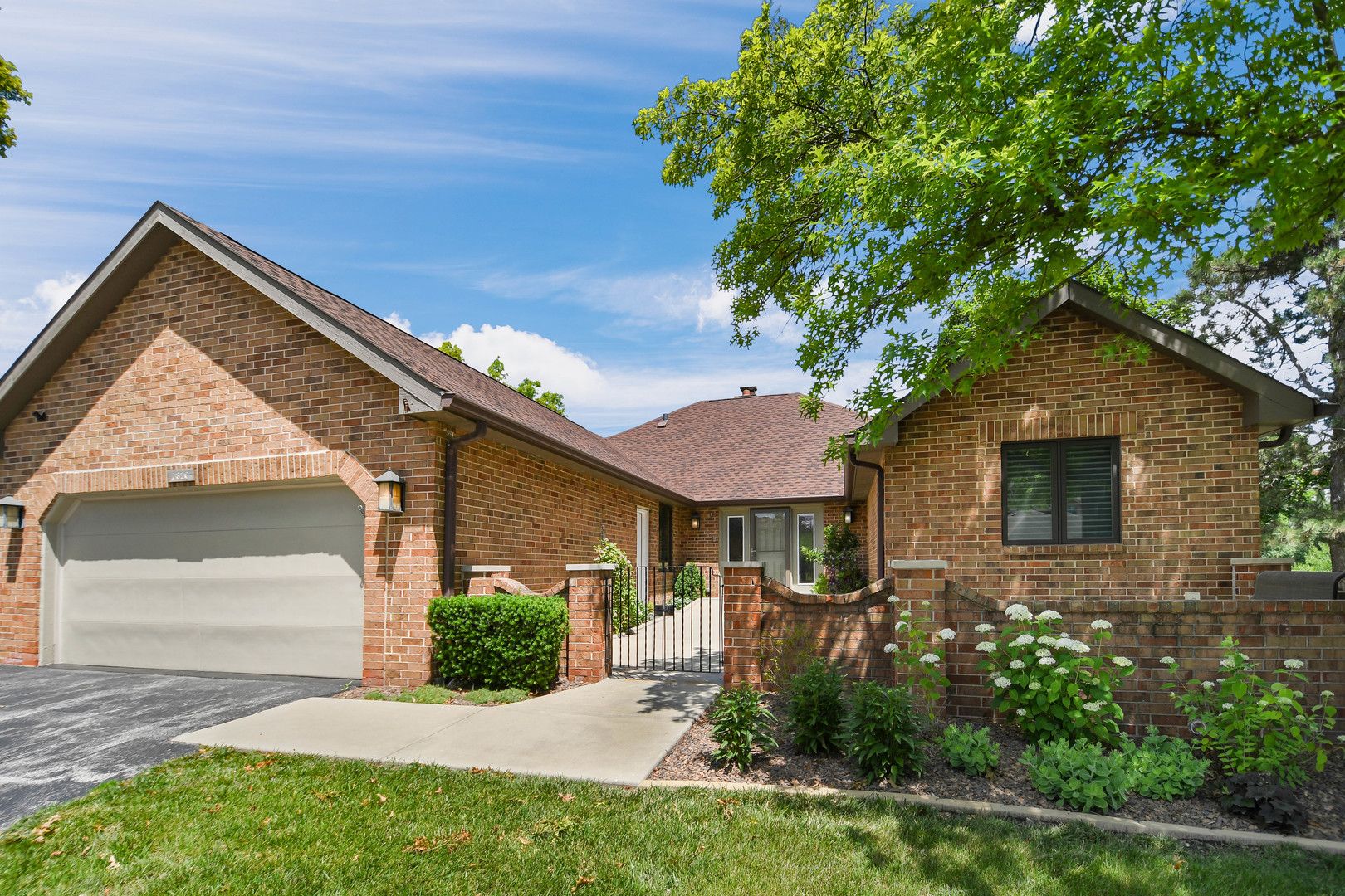 7826 W Golf Drive #7826 — Palos Heights, IL 60463