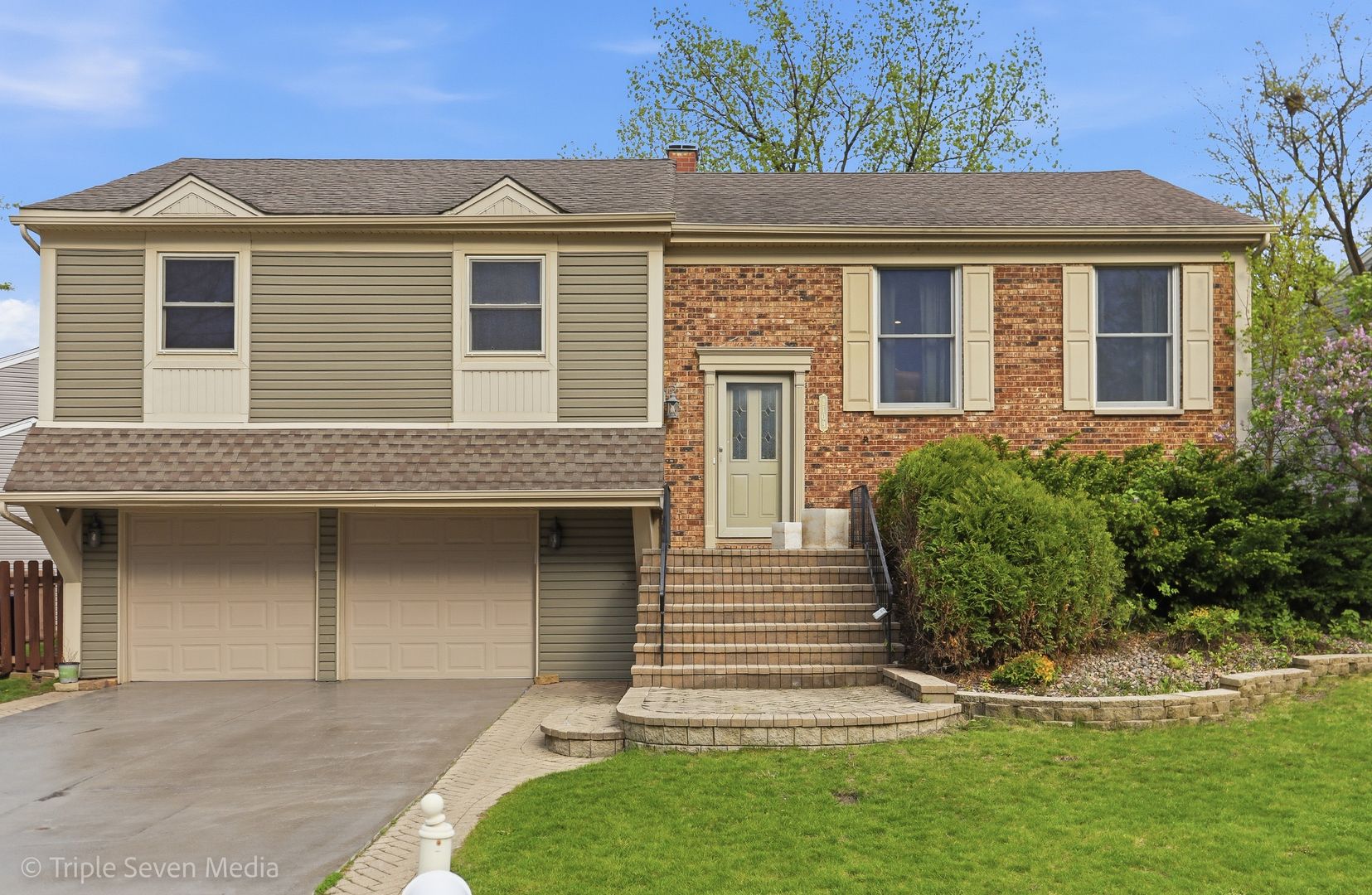 2109 Hitching Post Lane — Schaumburg, IL 60194