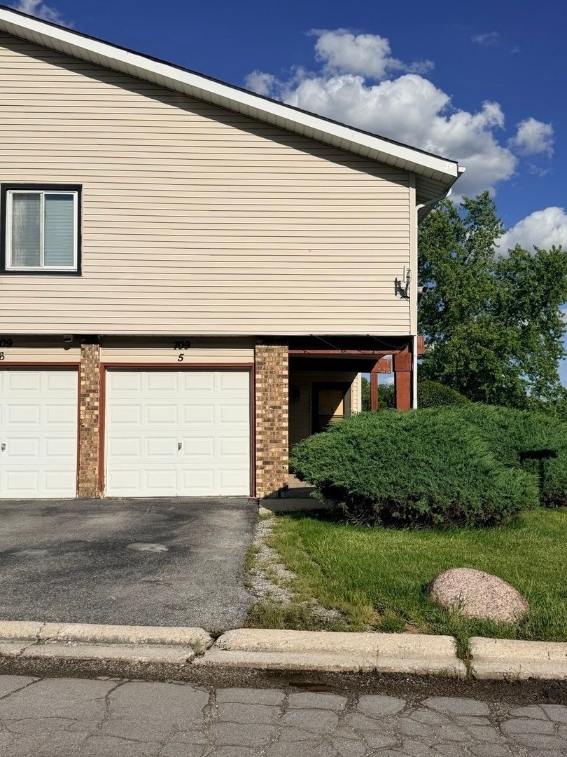 709 Spring Court #5 — University Park, IL 60484