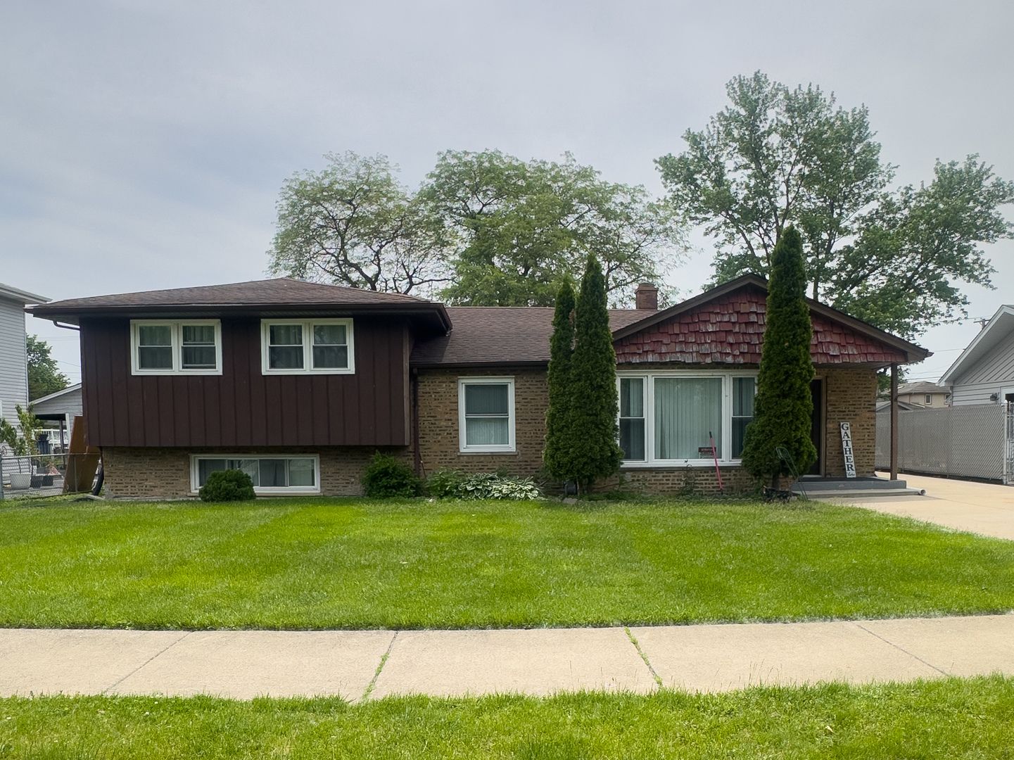 6709 W 88th Place — Oak Lawn, IL 60453