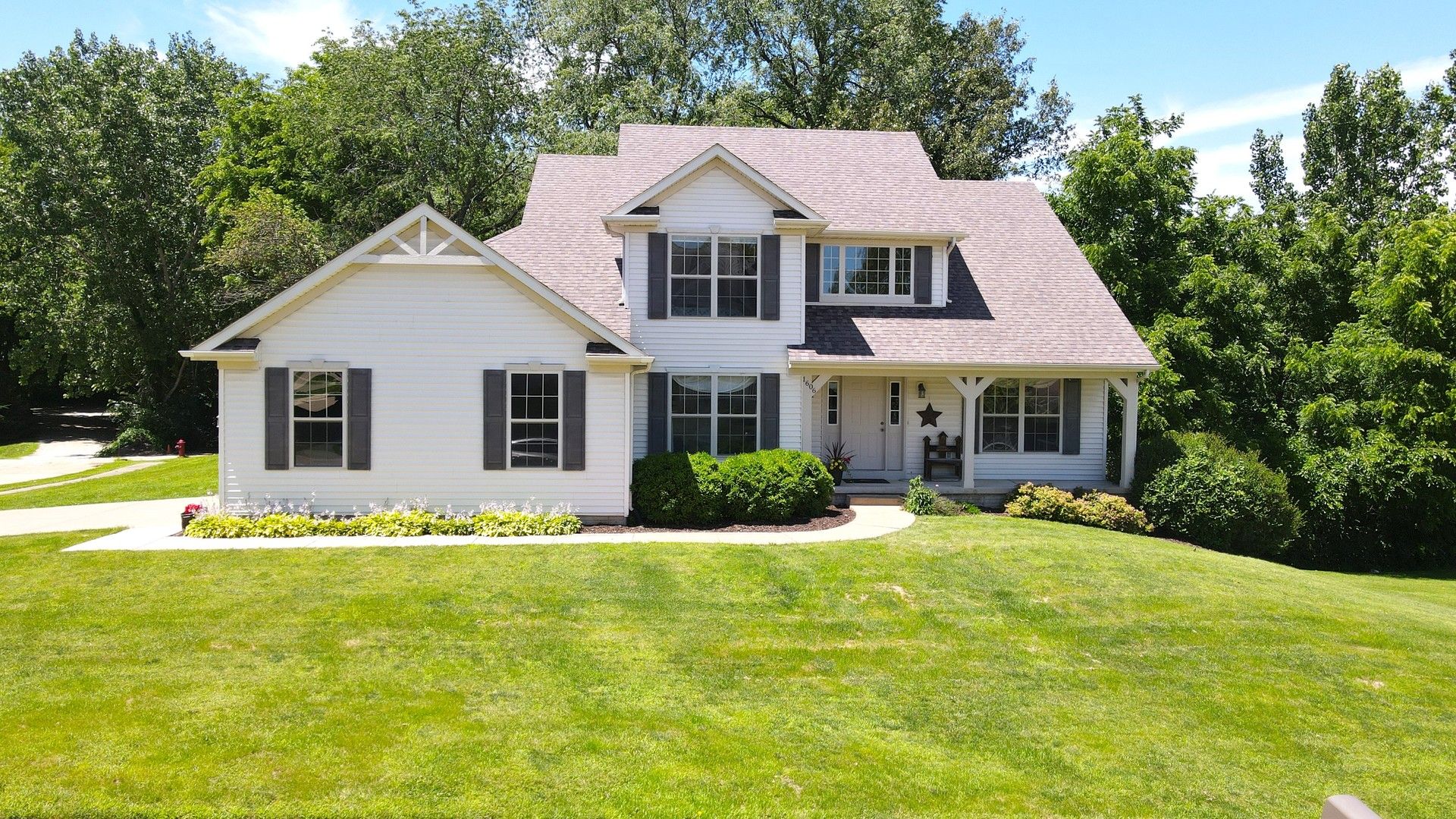 1606 E 5th Street — Coal Valley, IL 61240