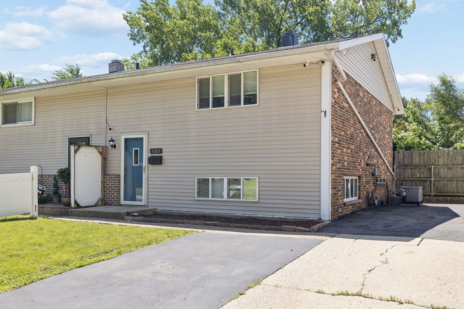 1323 Highland Avenue — Lockport, IL 60441