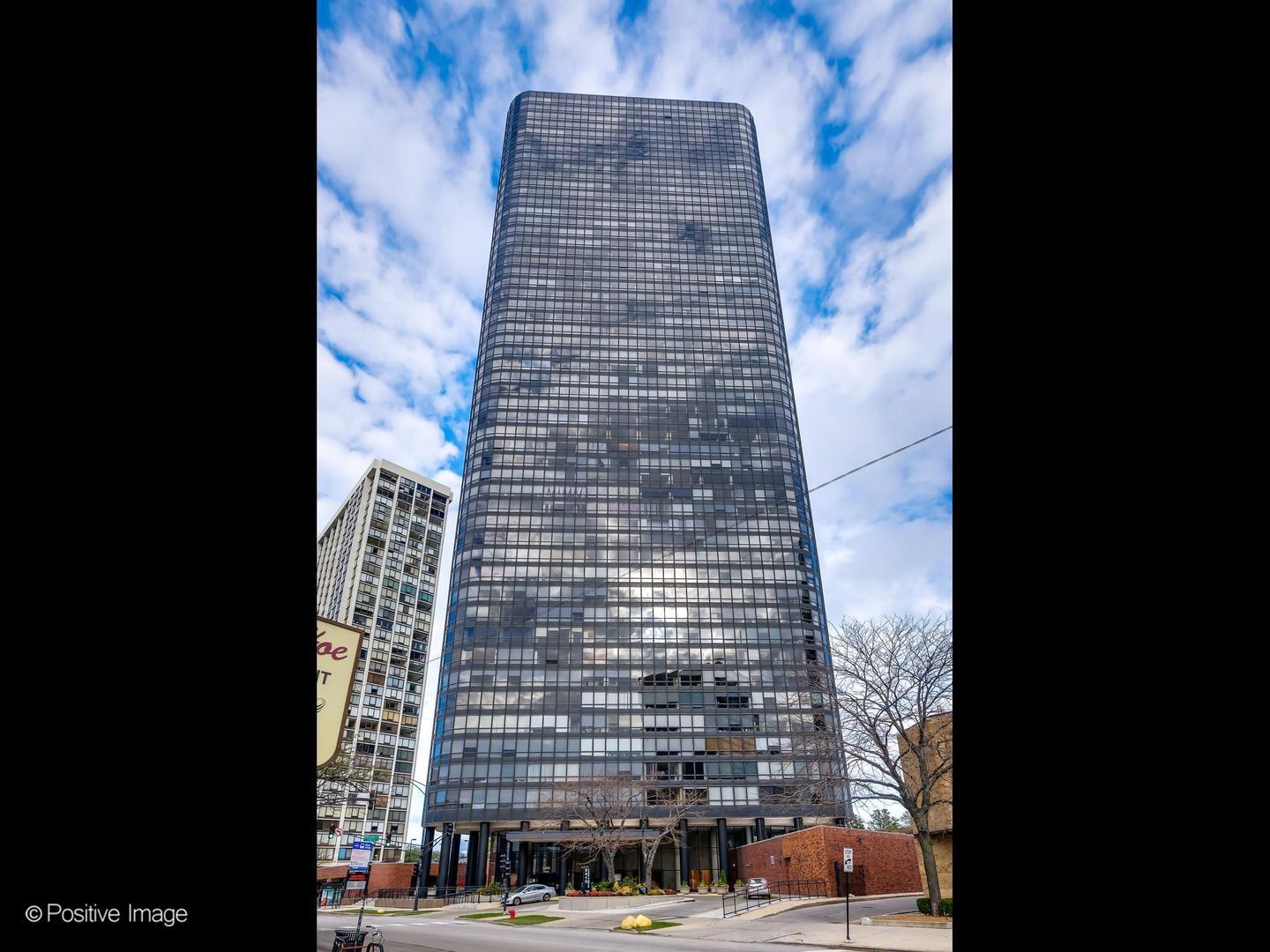 5415 N Sheridan Road #5015 — Chicago, IL 60640