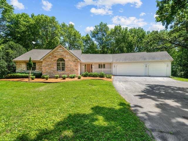 1633 N Sauk Trail — Oregon, IL 61061