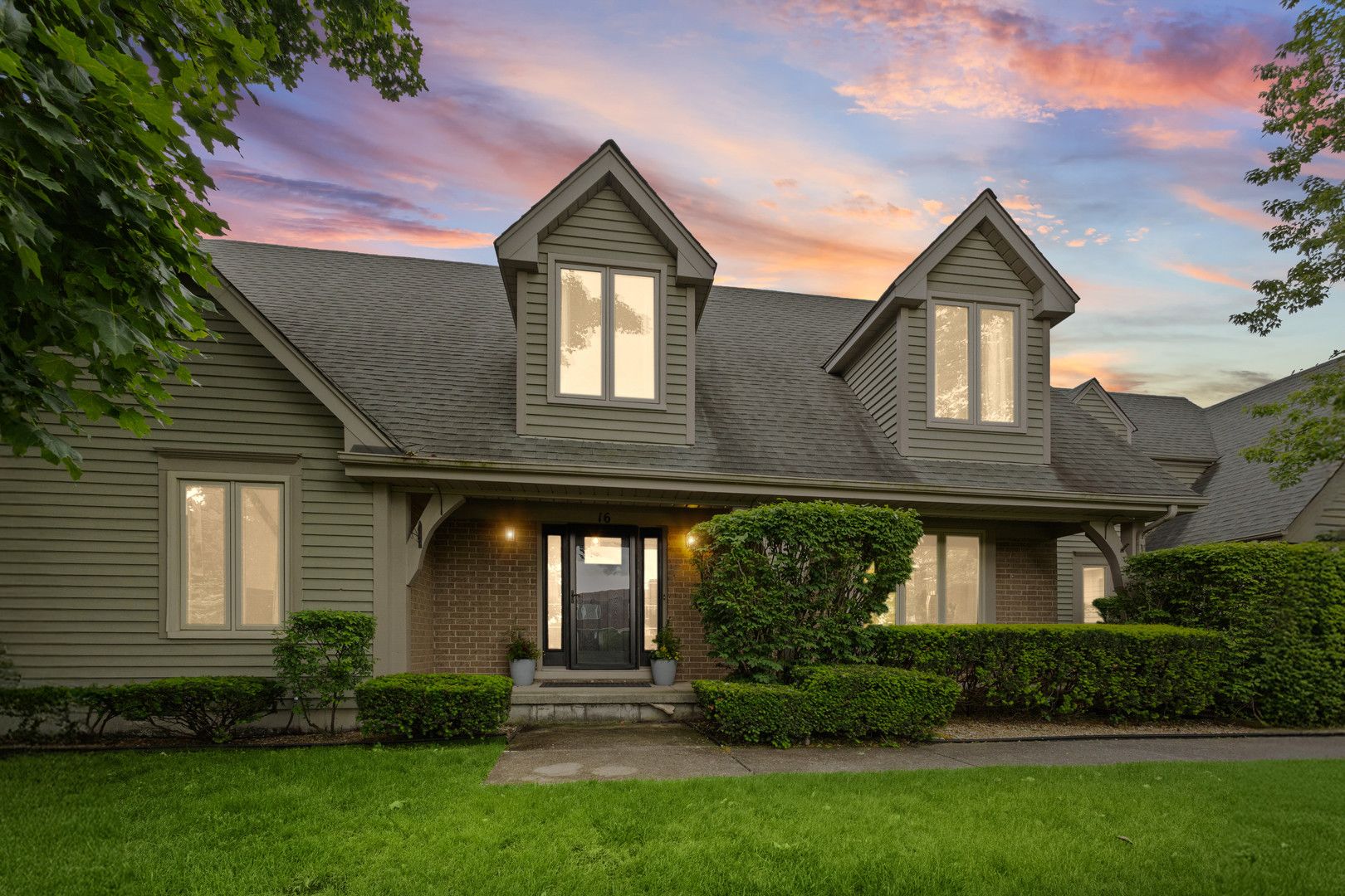 16 Old Barn Road — Hawthorn Woods, IL 60047