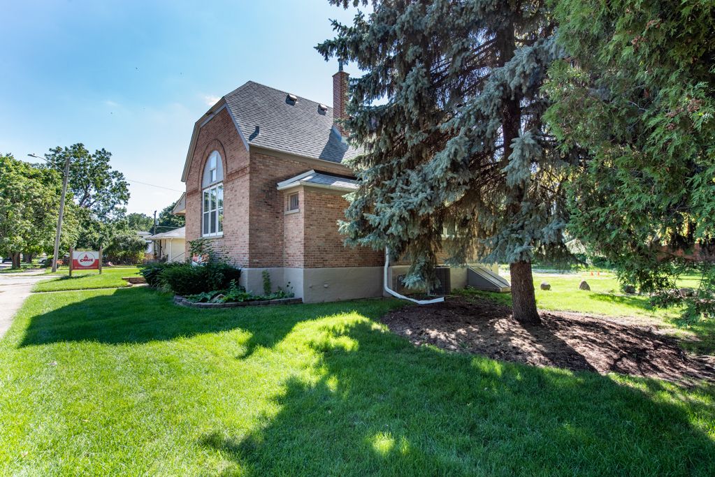 800 CHESTNUT Street — Waukegan, IL 60085