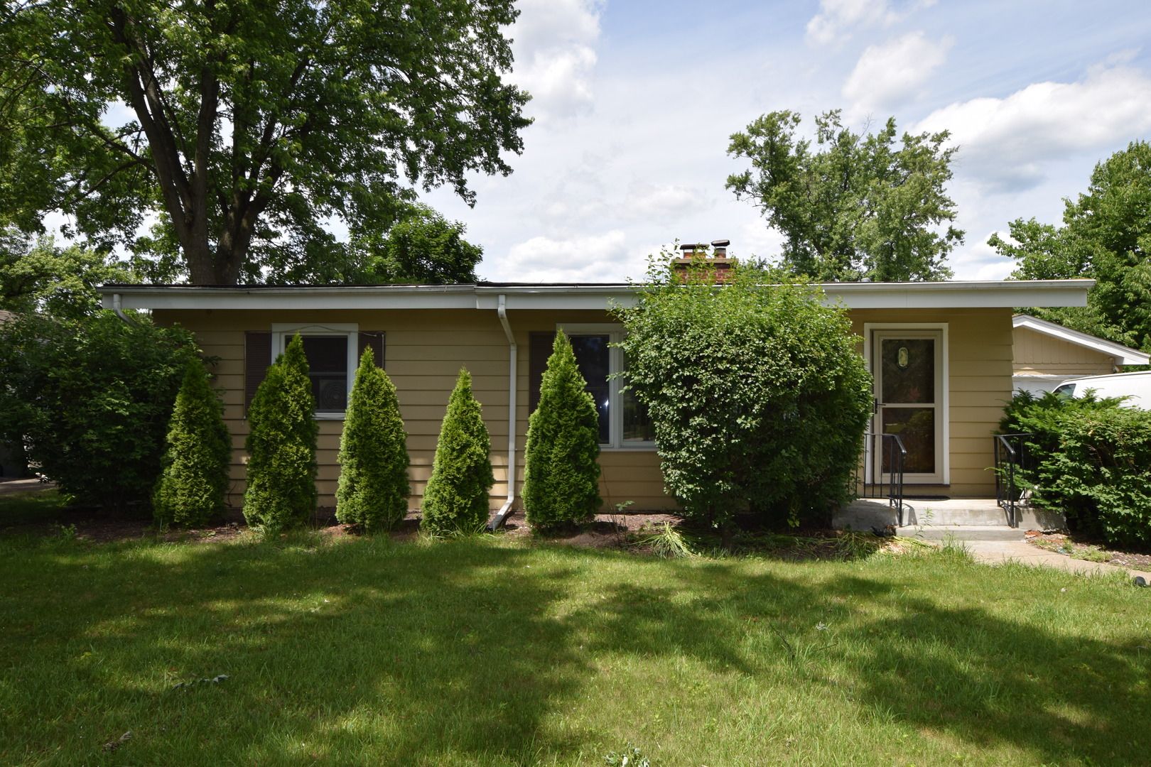 2226 Central Road — Glenview, IL 60025