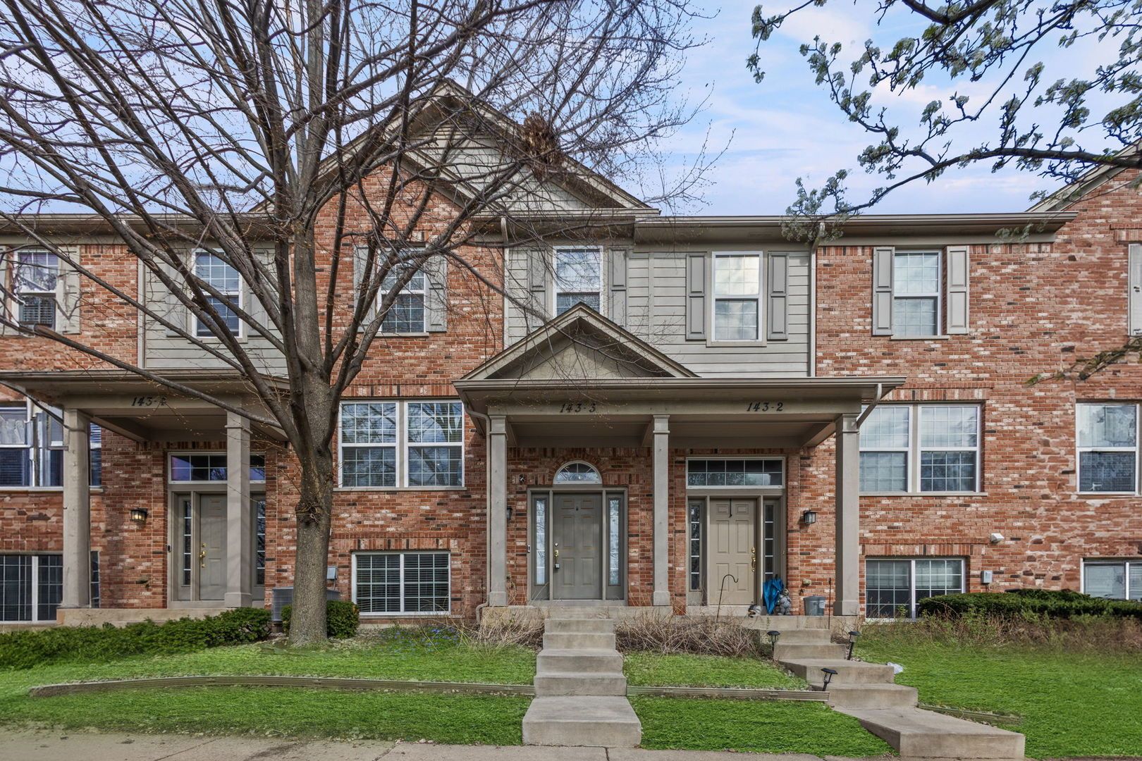 143 Bristol Lane #3 — Wood Dale, IL 60191