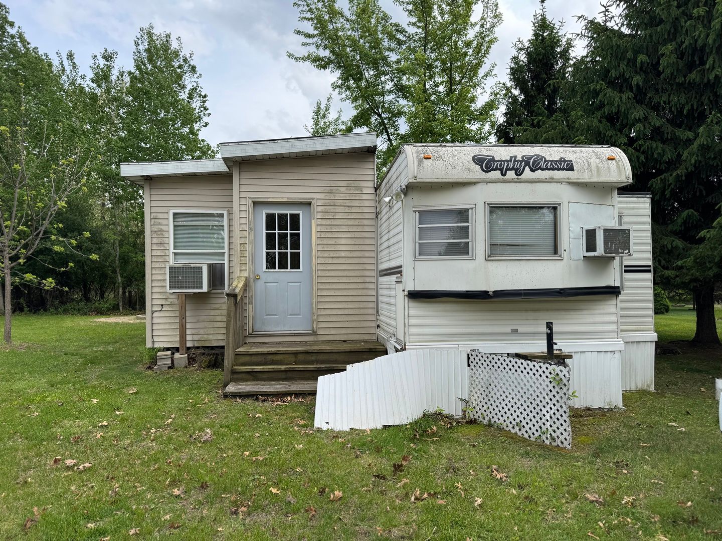 25-16 Woodhaven Lakes — Sublette, IL 61367