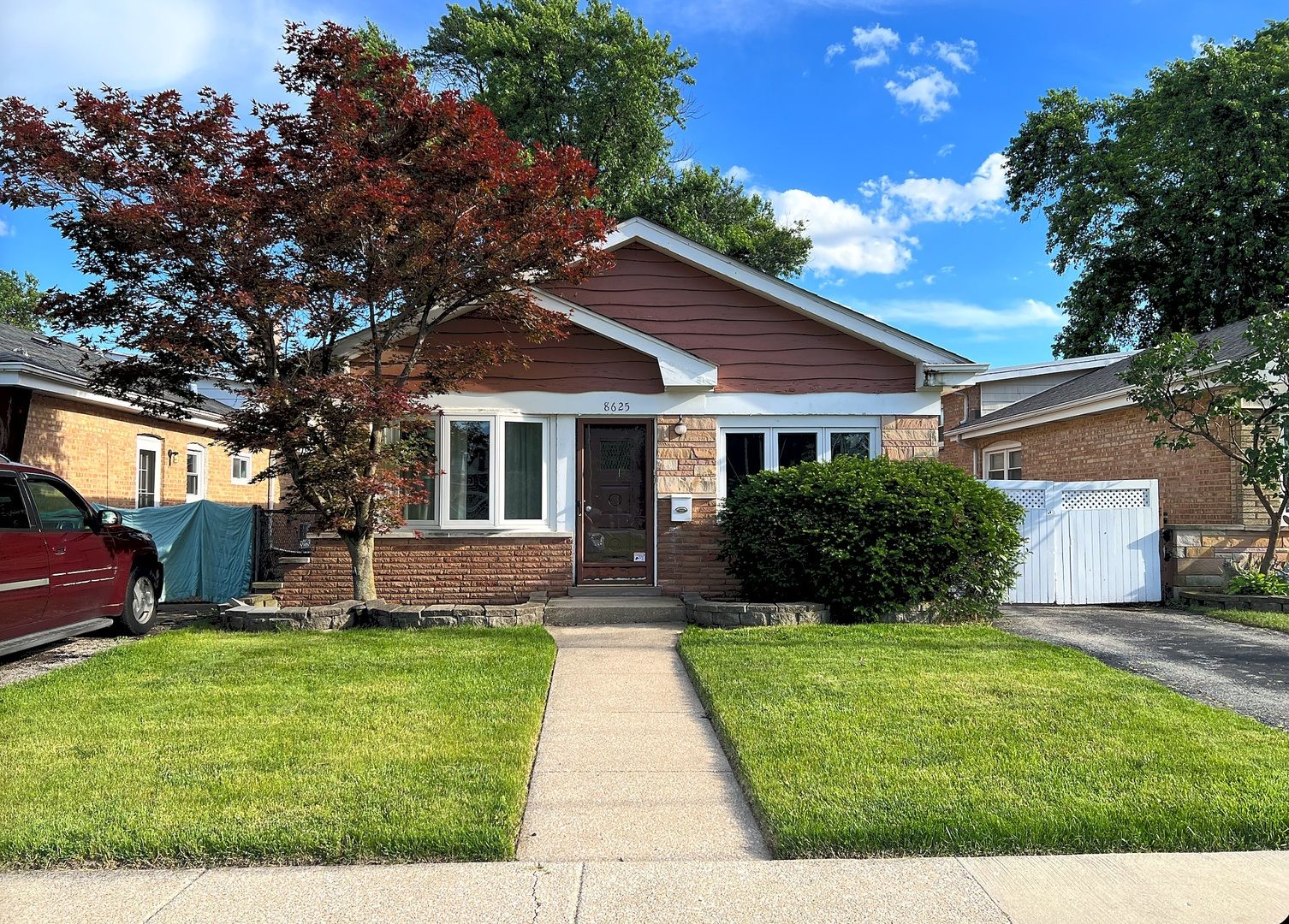 8625 43rd Street — Lyons, IL 60534