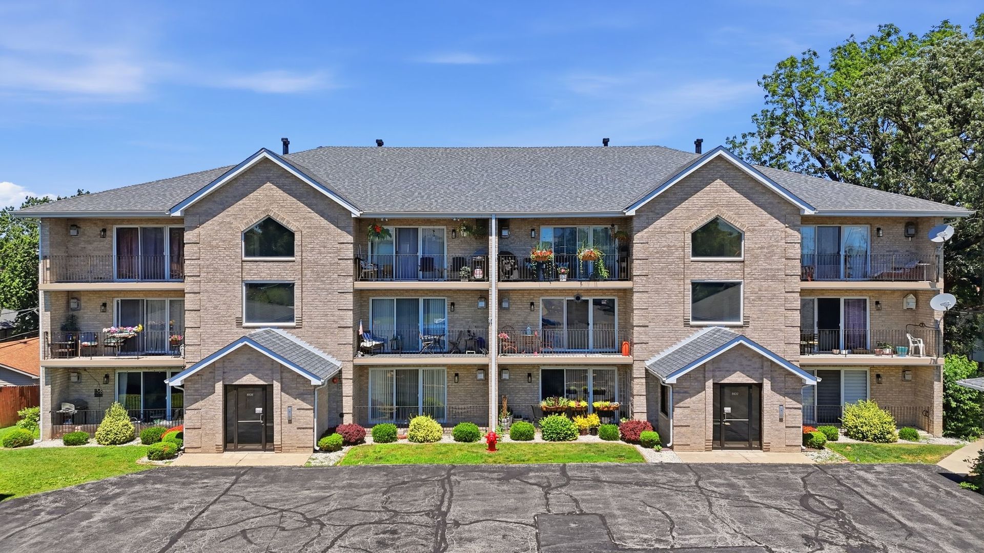 8836 Amelia Court #1A — Justice, IL 60458