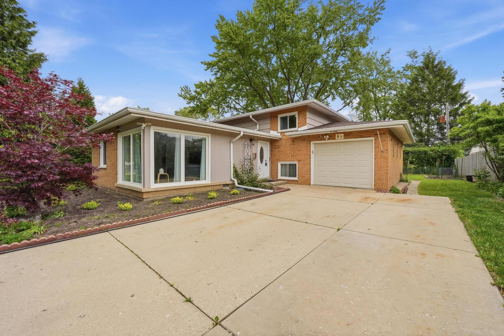 5 S Waterman Avenue — Arlington Heights, IL 60004