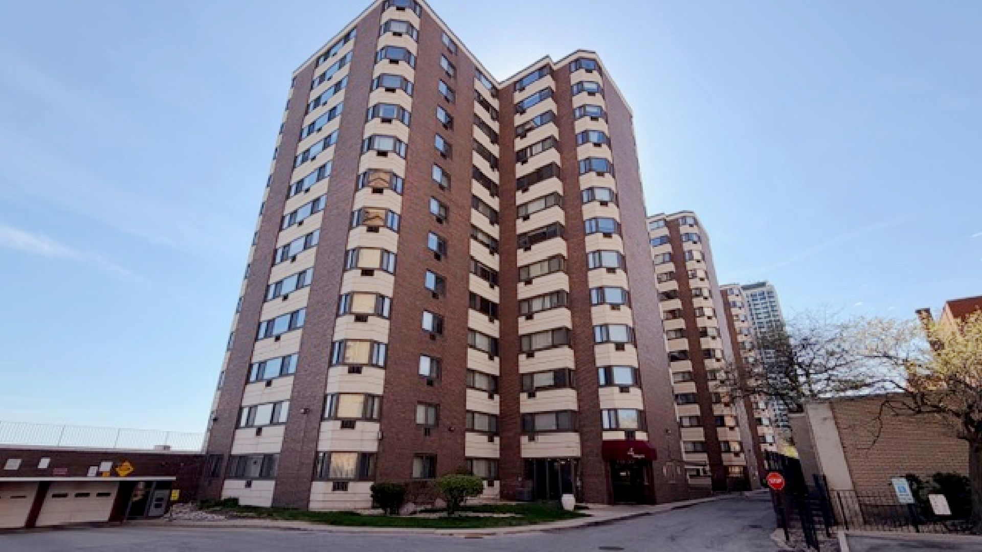 7337 S South Shore Drive #529 — Chicago, IL 60649