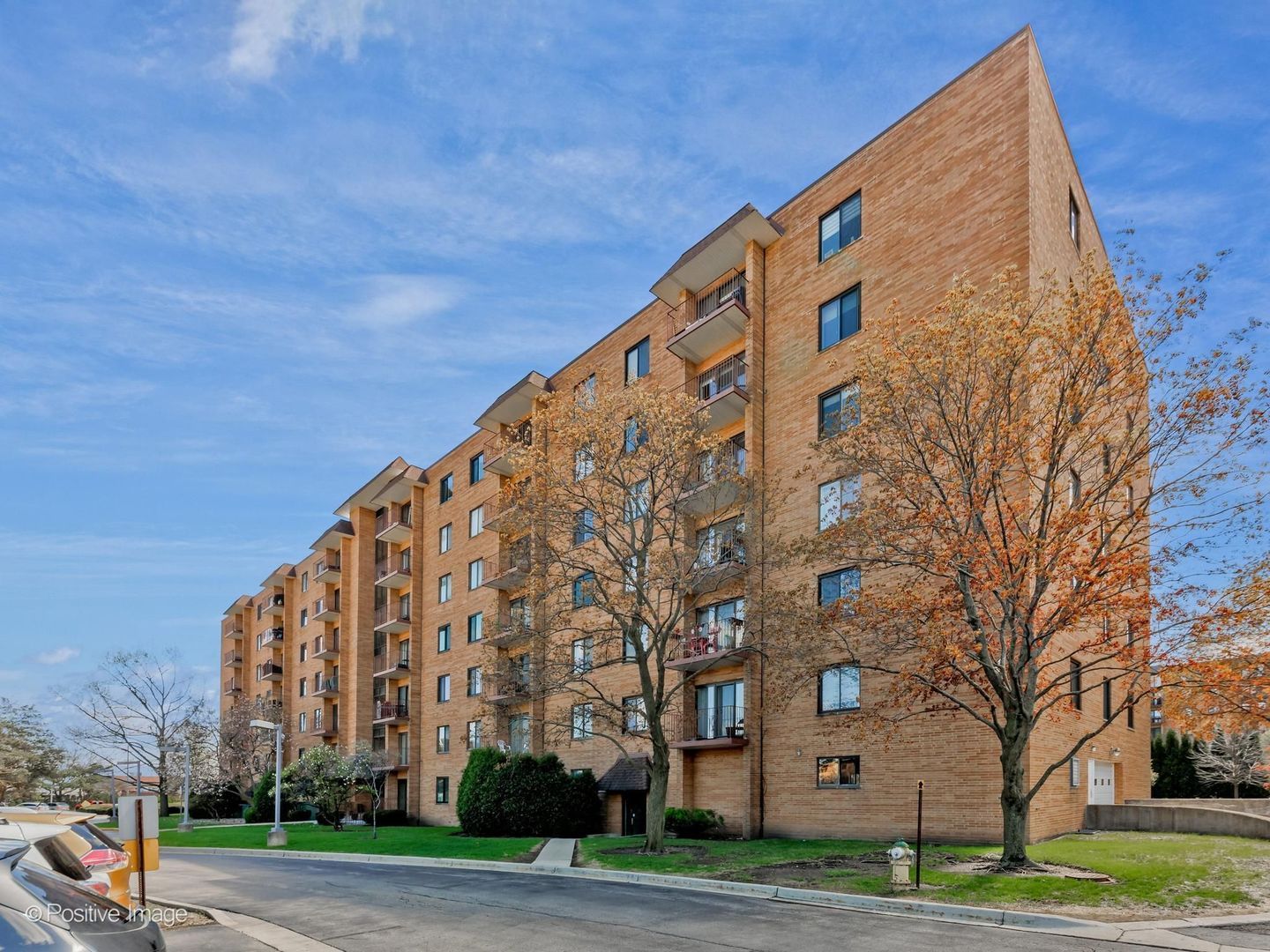 1717 W Crystal Lane #702 — Mount Prospect, IL 60056