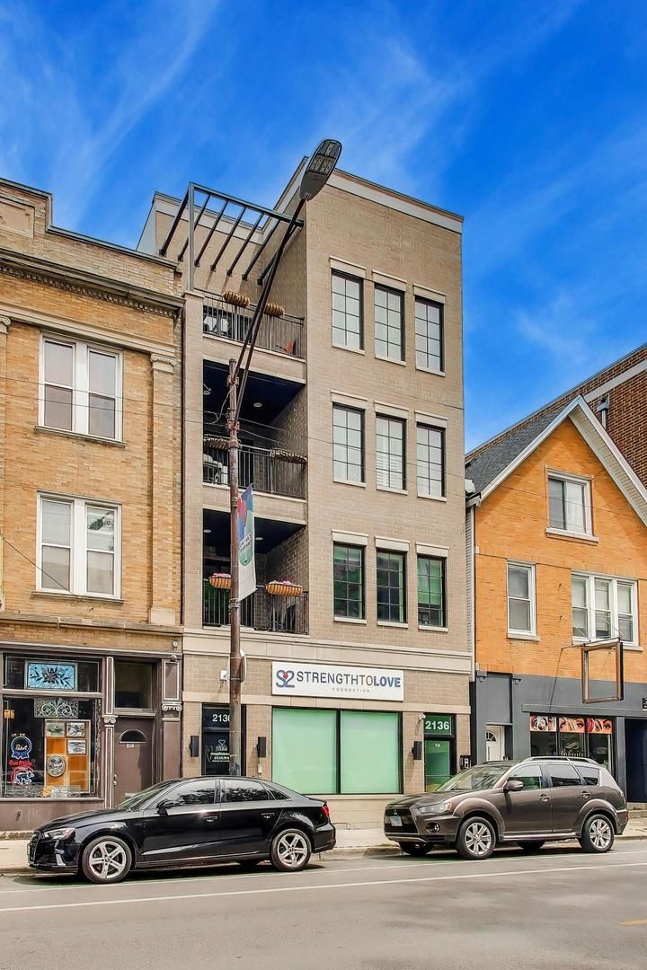2136 W Belmont Avenue #PH — Chicago, IL 60618