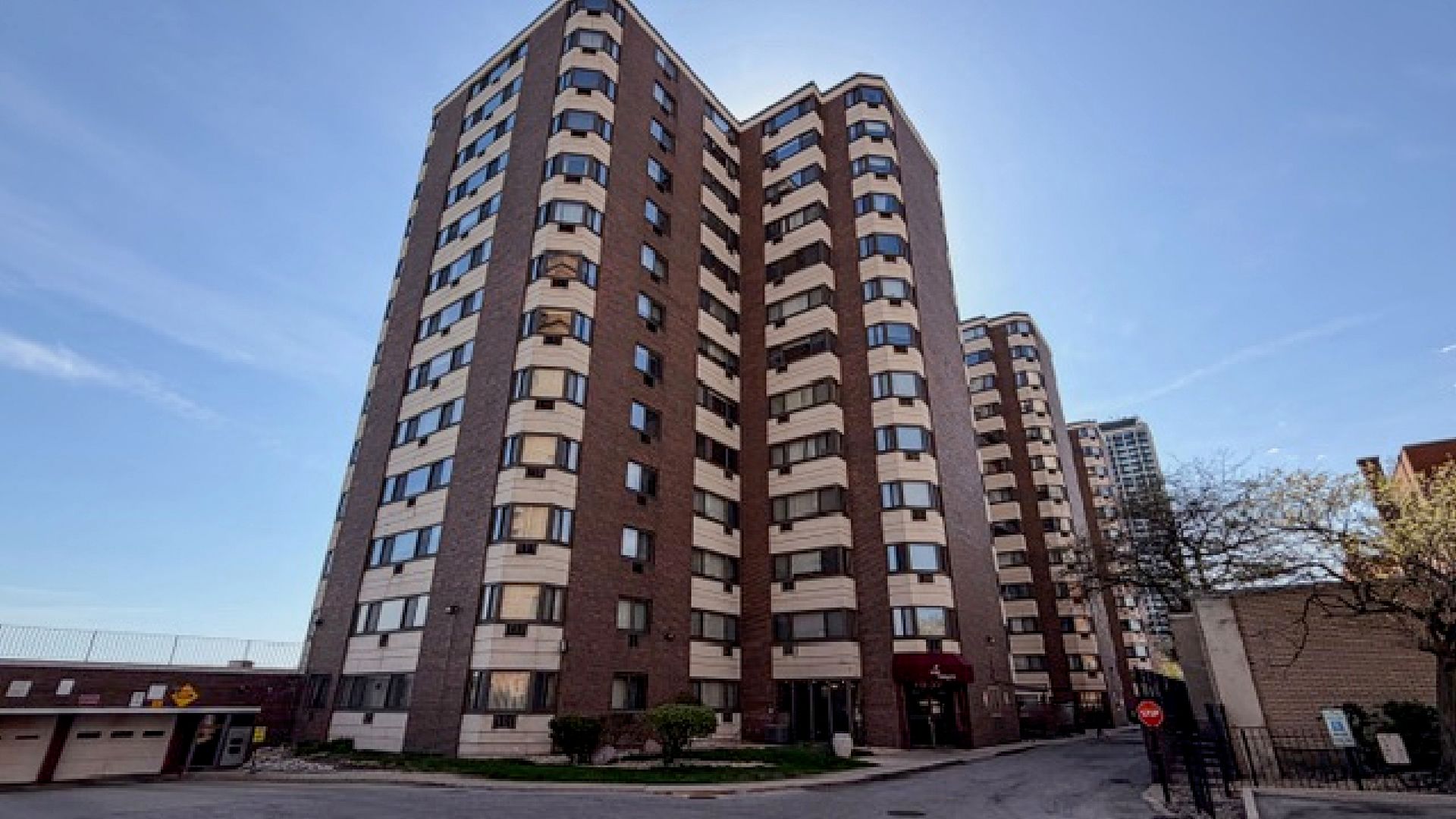7337 S South Shore Drive #912 — Chicago, IL 60649