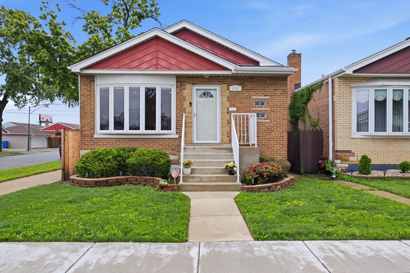 4801 S LAMON Avenue — Chicago, IL 60638