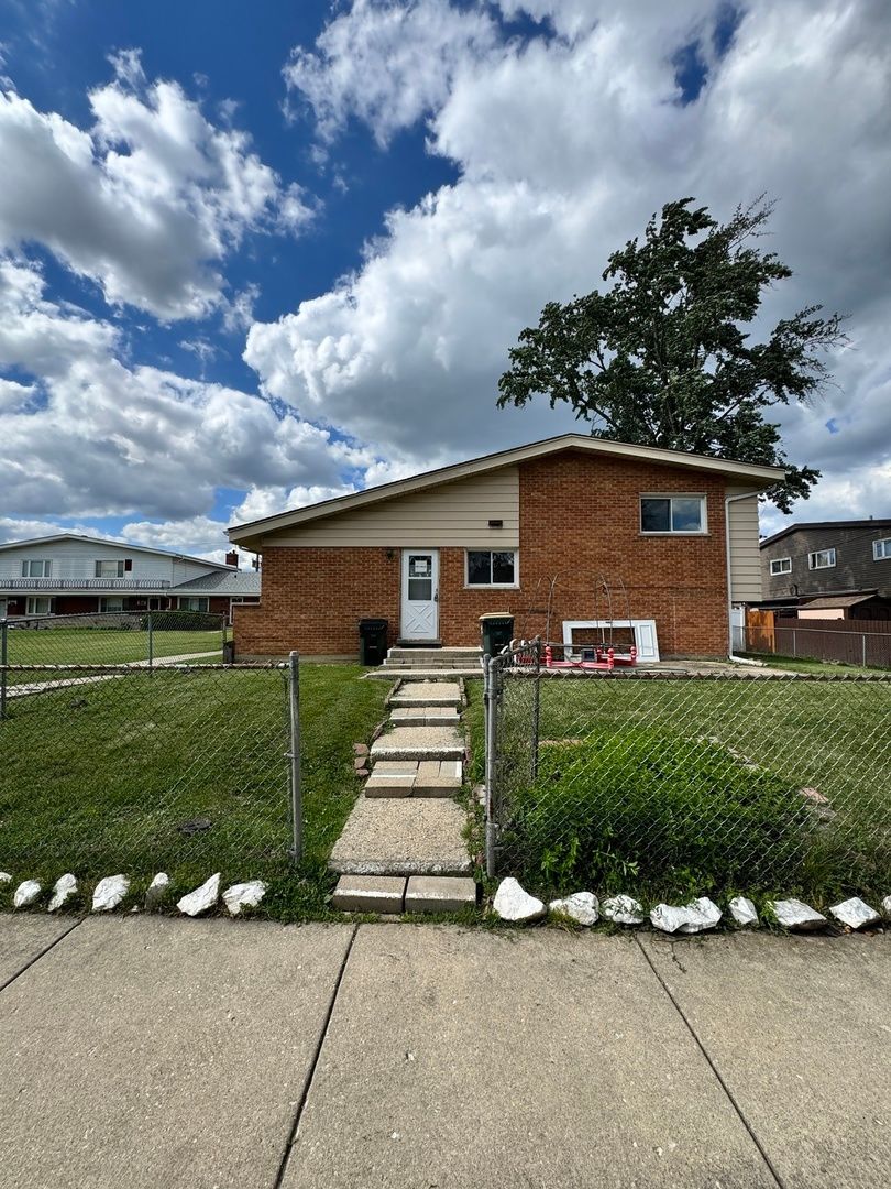 7030 W Carol Avenue — Niles, IL 60714