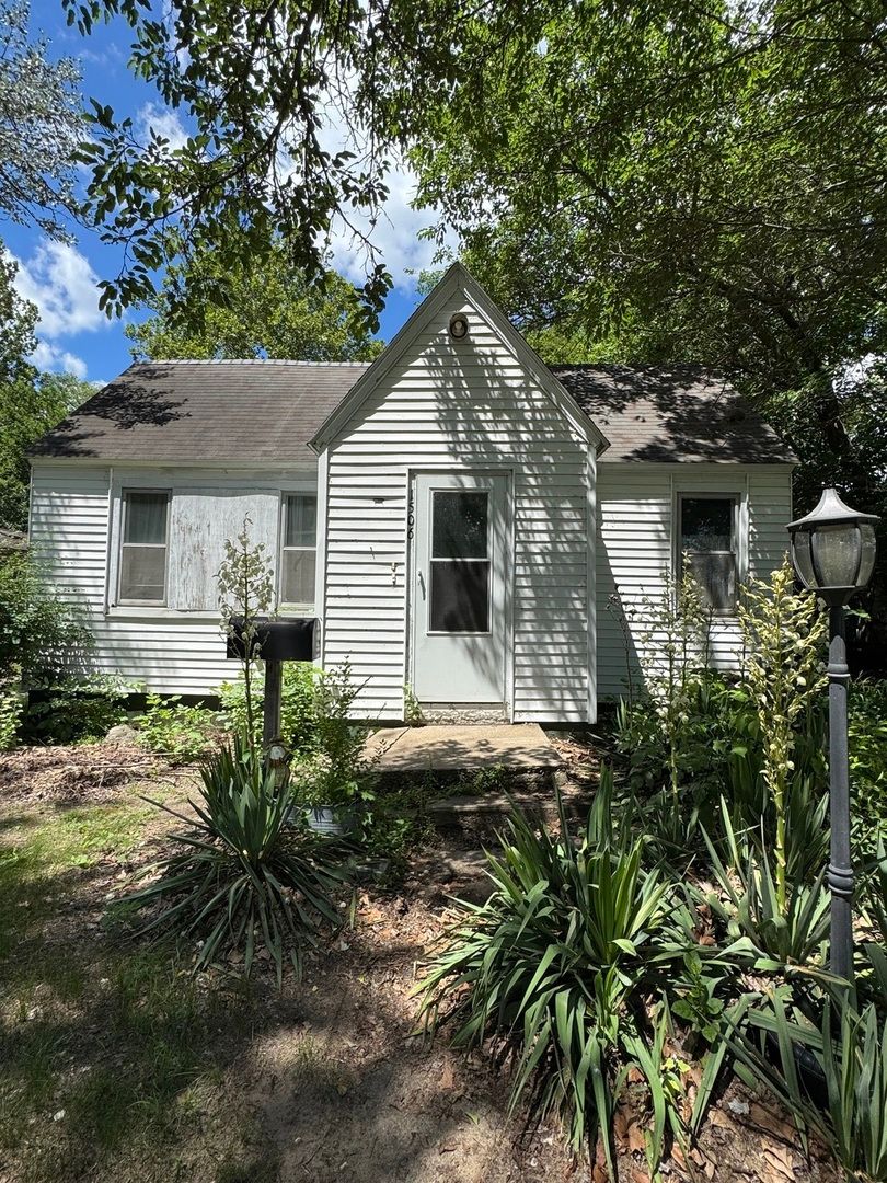 1506 10th Avenue — Rock Falls, IL 61071