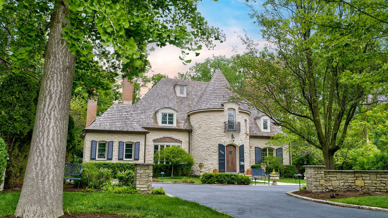 725 Valley Road — Glencoe, IL 60022