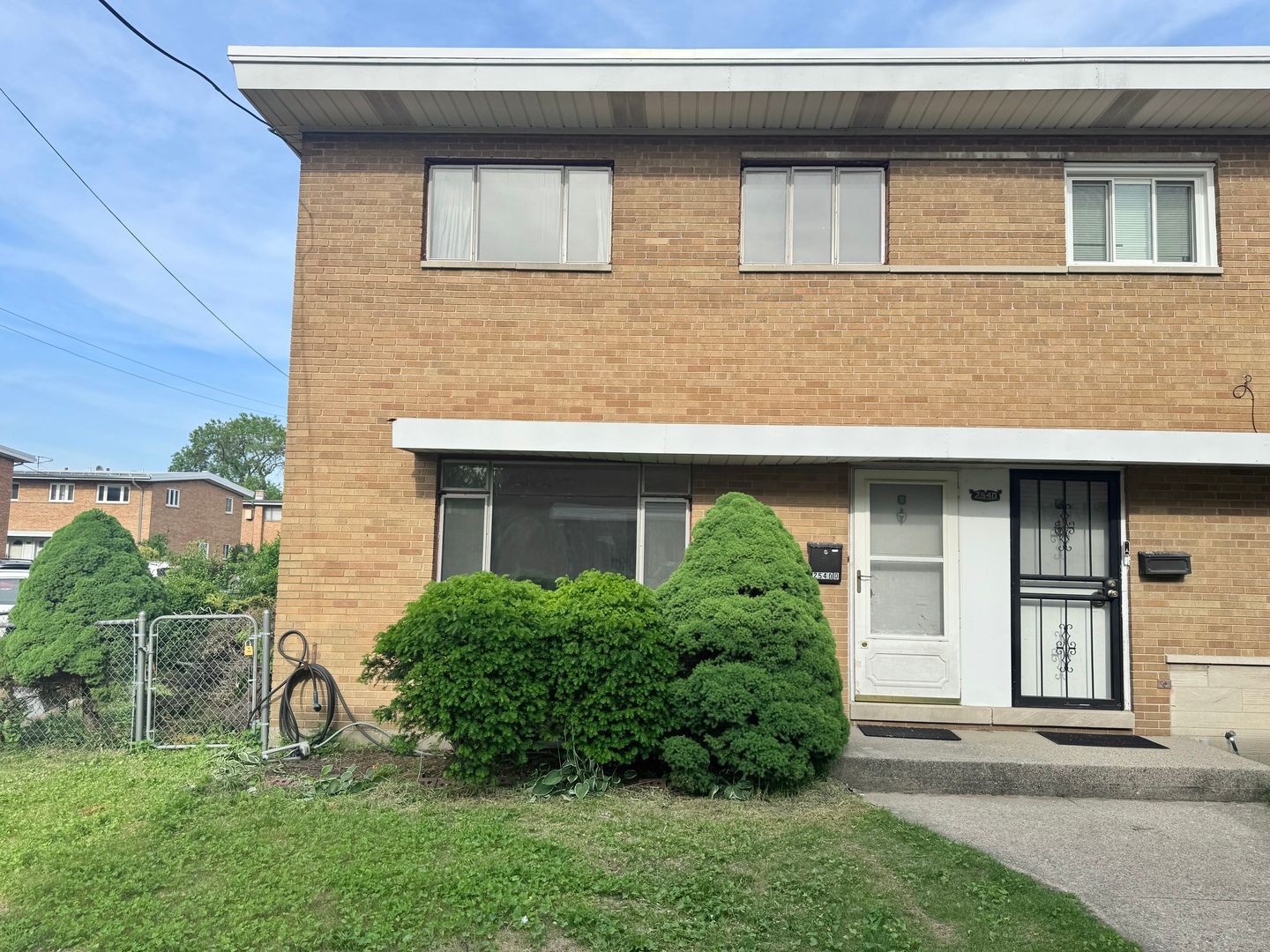 2540 W Jerome Street #D — Chicago, IL 60645
