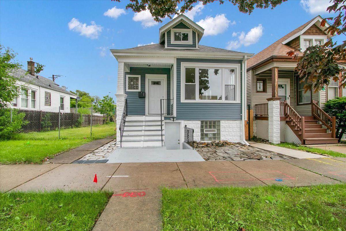6233 S Claremont Avenue — Chicago, IL 60636
