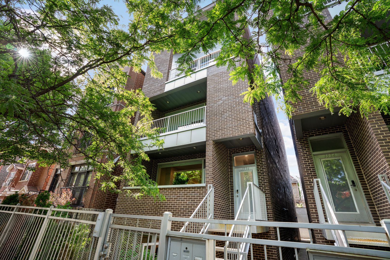 1536 W Walton Street #1 — Chicago, IL 60642