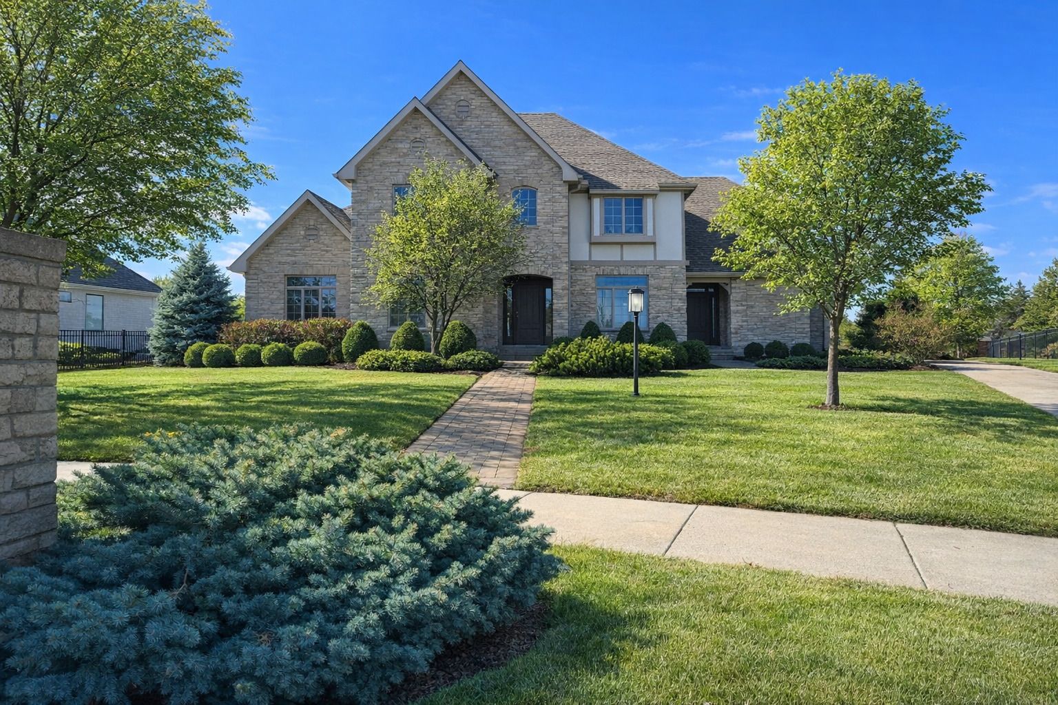 2610 Castlerock Drive — Urbana, IL 61802