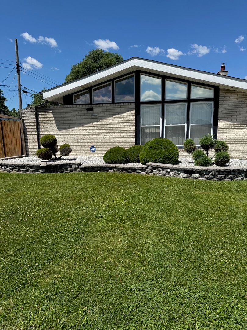15332 Irving Avenue — Dolton, IL 60419