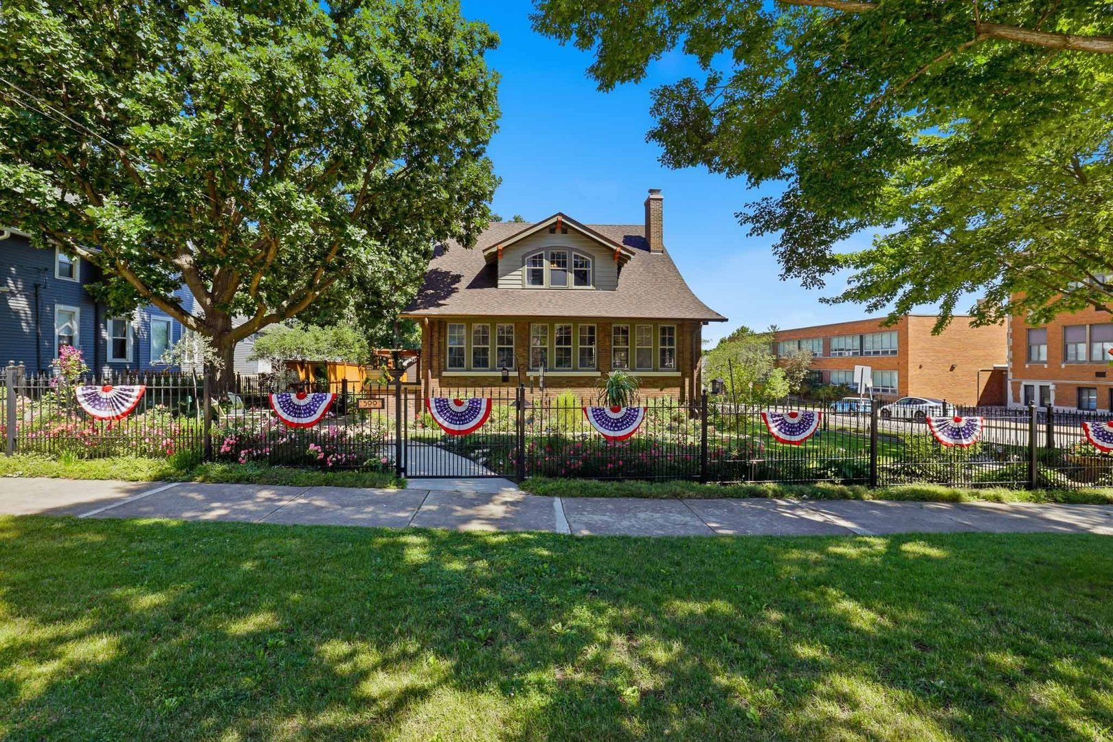 500 Cedar Street — St. Charles, IL 60174