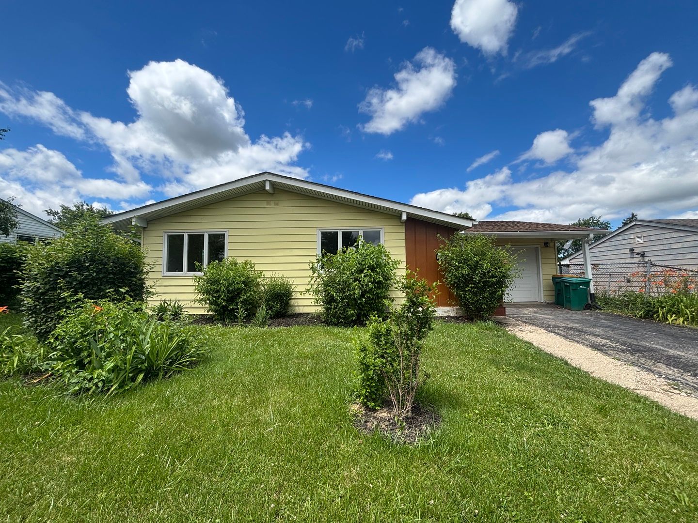 307 Laurie Drive — Lockport, IL 60441