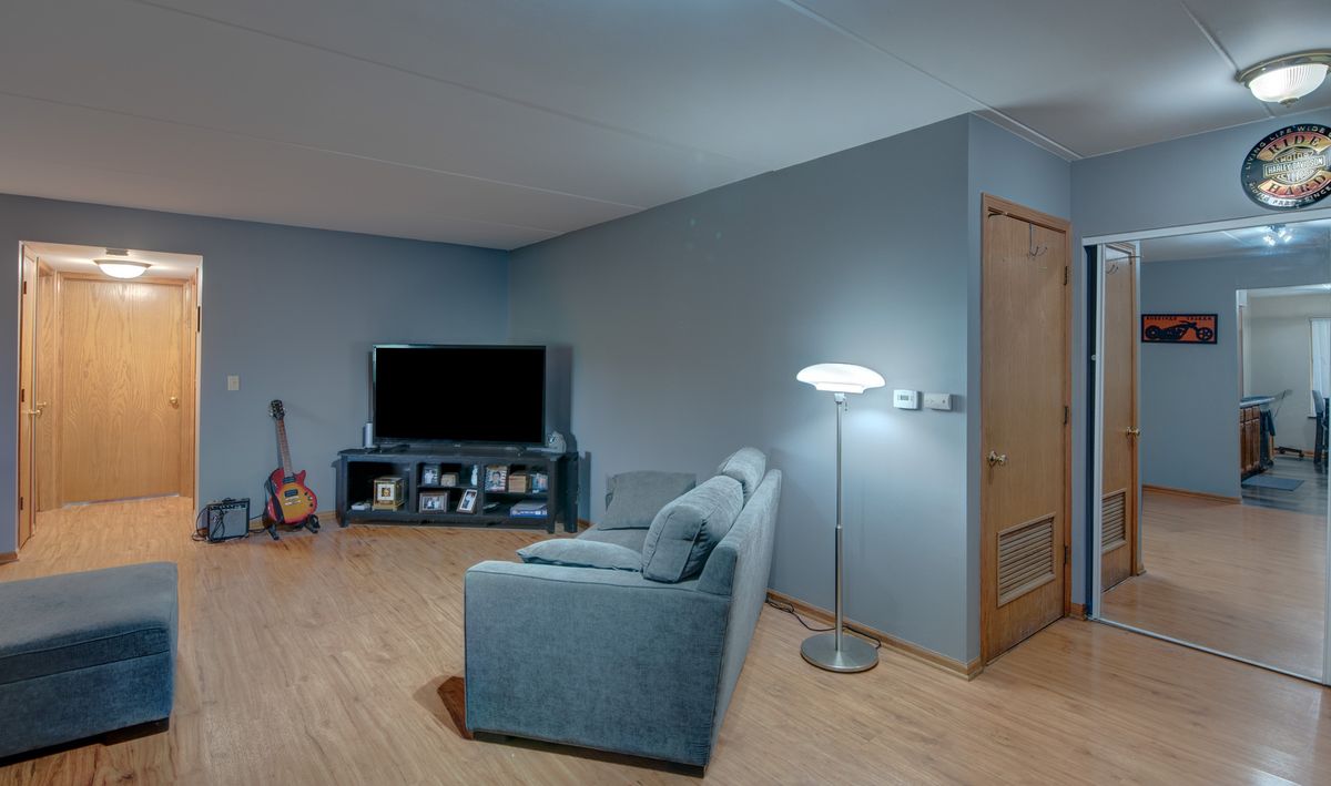 6810 Ridge Point Dr #1A, Oak Forest, IL 60452 — photo 6