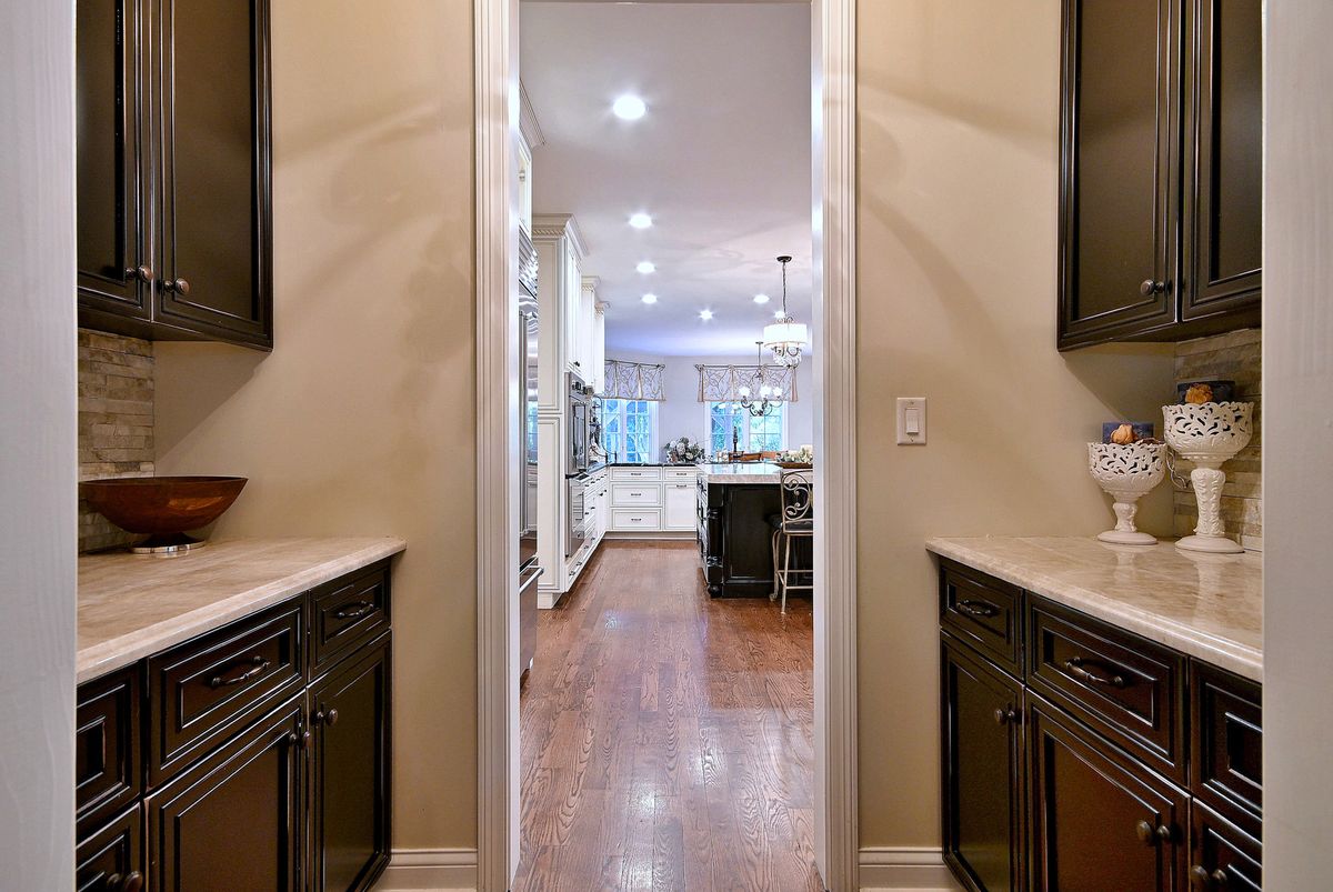 155 S Chandler Ave, Elmhurst, IL 60126 — photo 8
