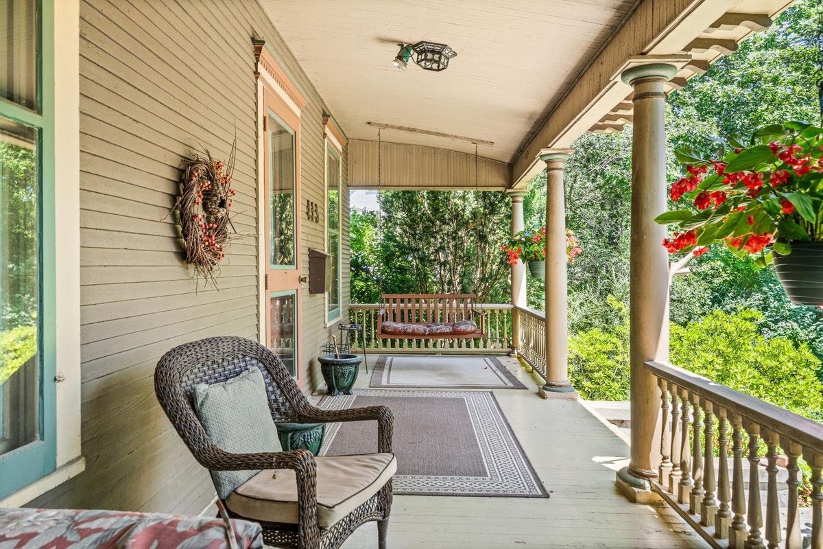415 S 4th St, St. Charles, IL 60174 — photo 2
