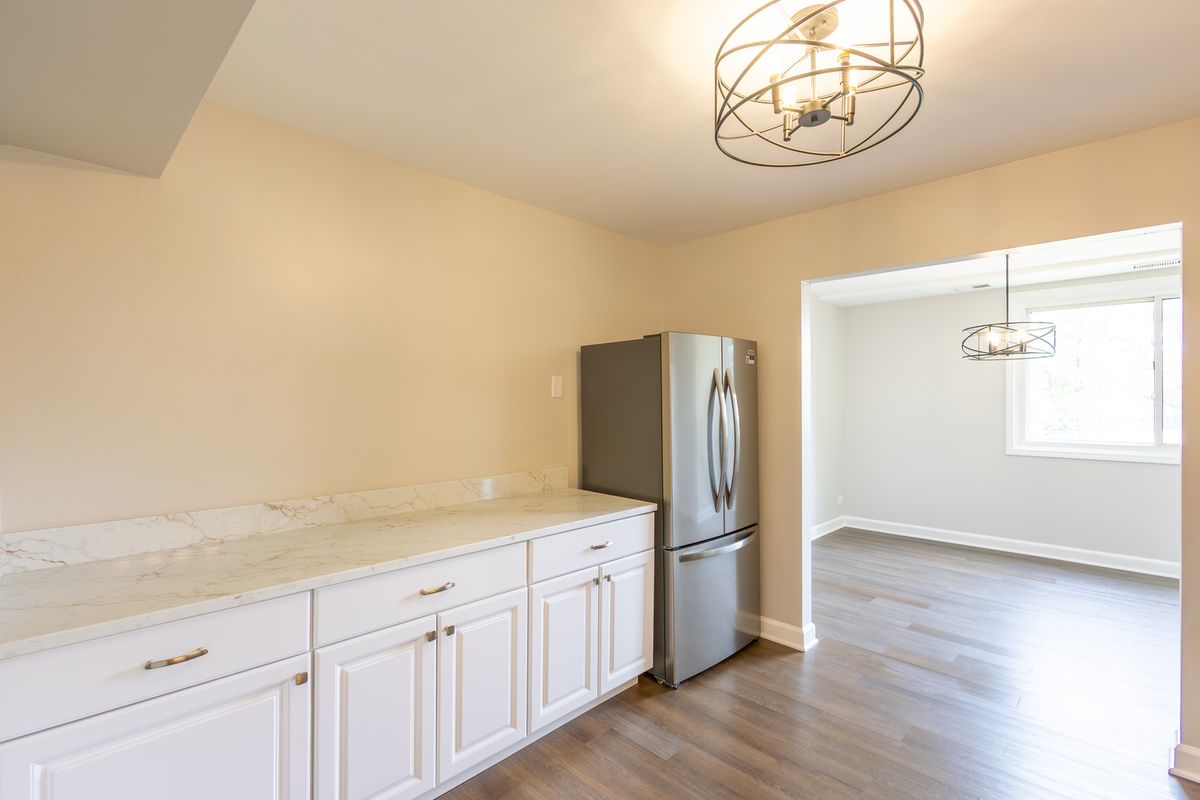 450 Raintree Ct #2B, Glen Ellyn, IL 60137 — photo 8