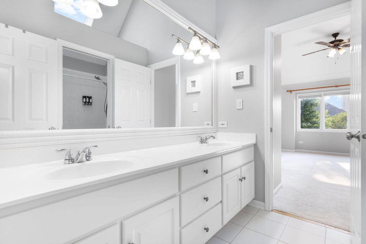2711 Deering Bay Dr, Naperville, IL 60564 — photo 8
