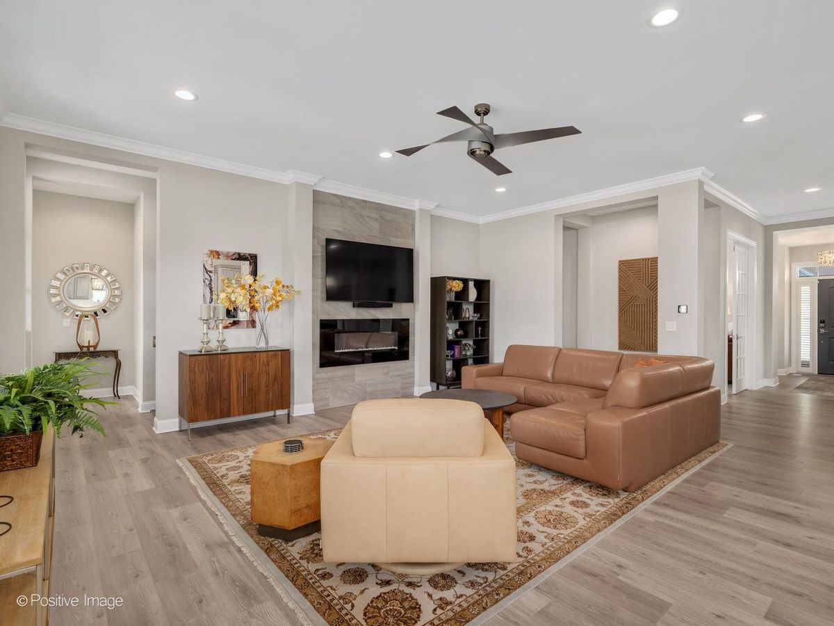 1135 Hilldale Dr, St. Charles, IL 60175 — photo 4