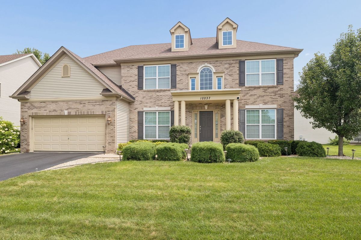 12237 Winterberry Ln, Plainfield, IL 60585