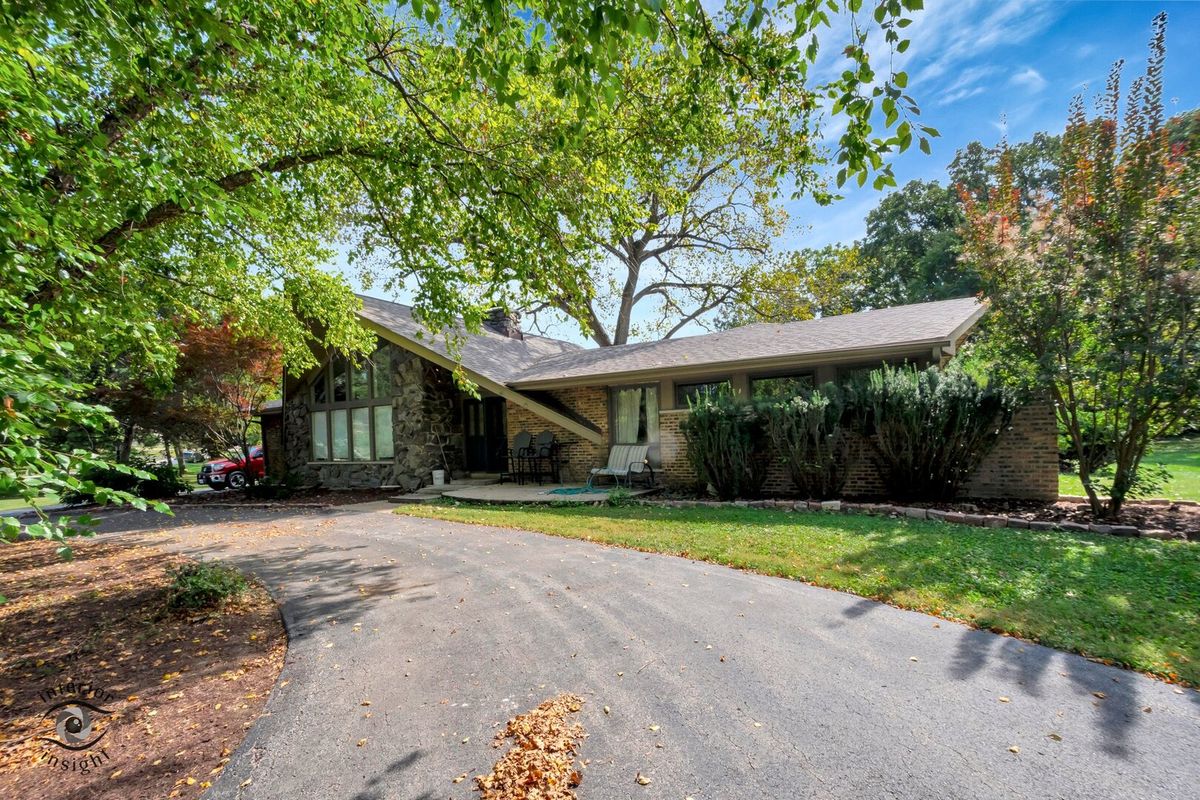 8681 Washington St, Downers Grove, IL 60516