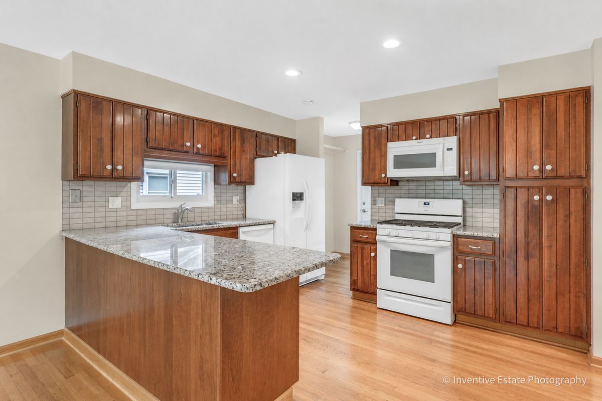 825 Oxford St, Downers Grove, IL 60516 — photo 8