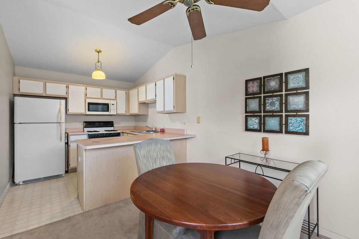 1012 Saxon Ct #C, Elgin, IL 60120 — photo 7