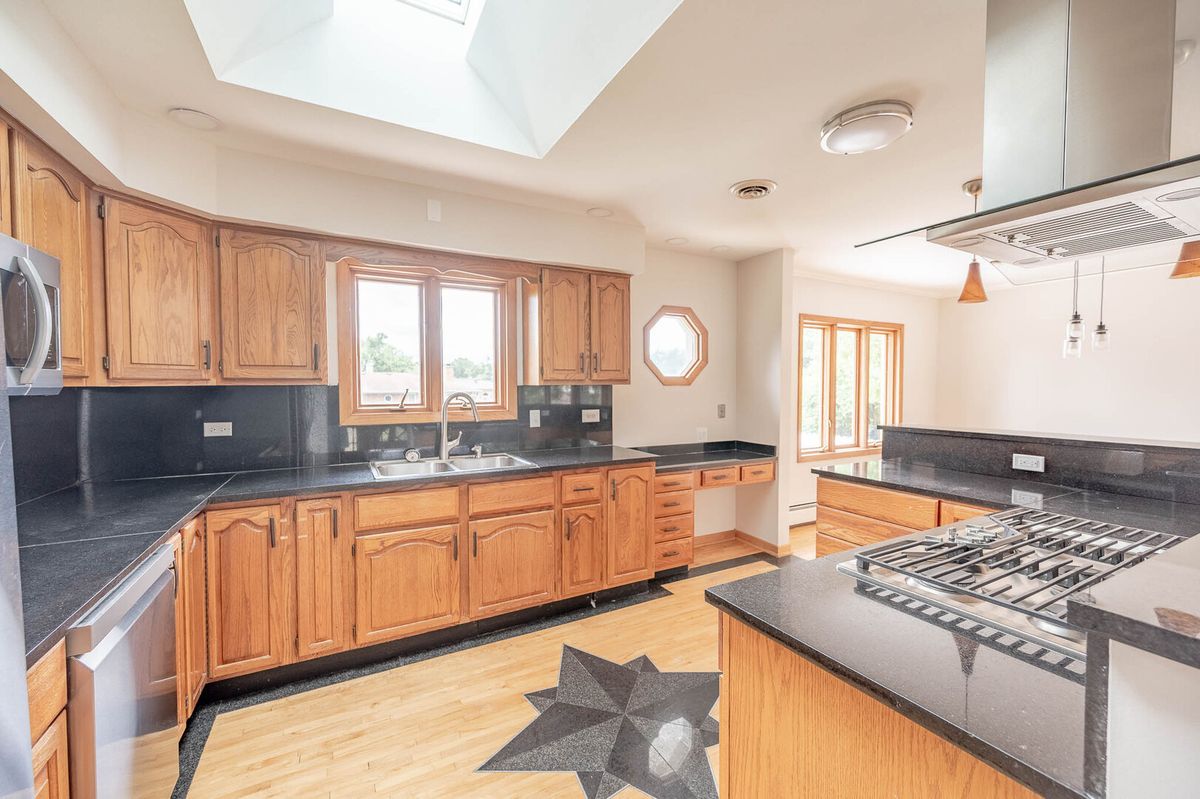 6524 Cedar Rd, Oak Forest, IL 60452 — photo 5