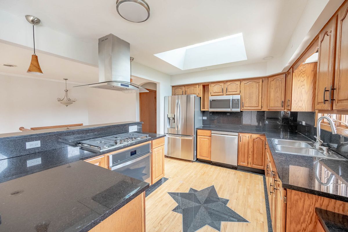 6524 Cedar Rd, Oak Forest, IL 60452 — photo 4