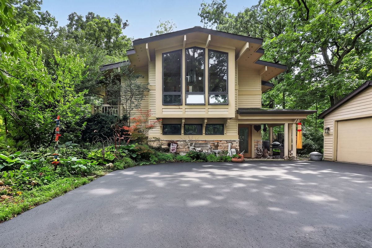 3700 Douglas Rd, Downers Grove, IL 60515 — photo 2