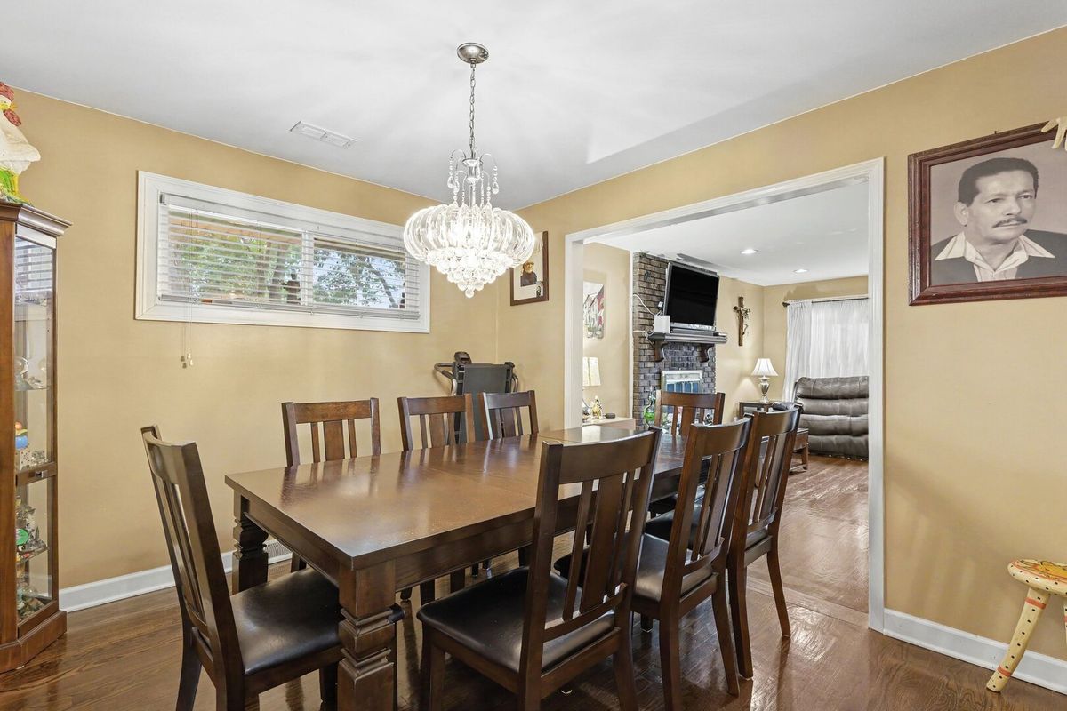 9002 S Parkside Ave, Oak Lawn, IL 60453 — photo 6