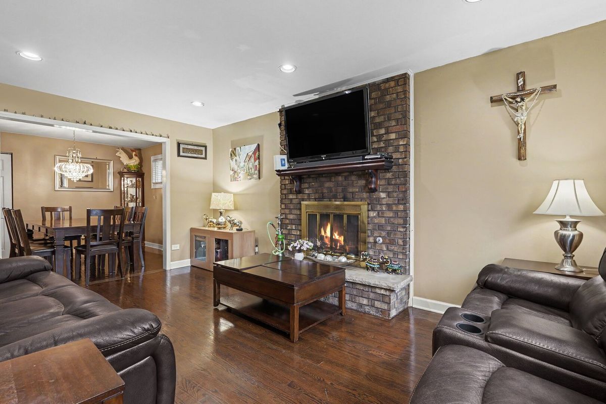 9002 S Parkside Ave, Oak Lawn, IL 60453 — photo 3