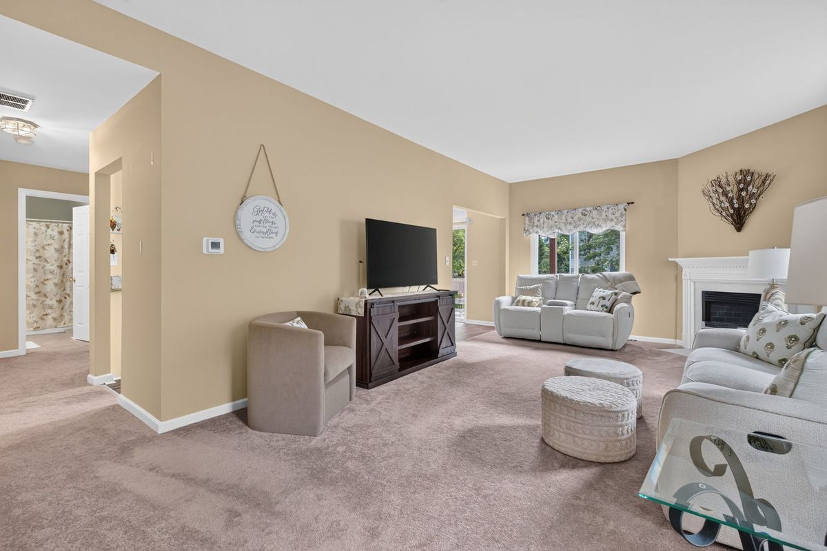 1862 Wisteria Dr #1862, Aurora, IL 60503 — photo 5