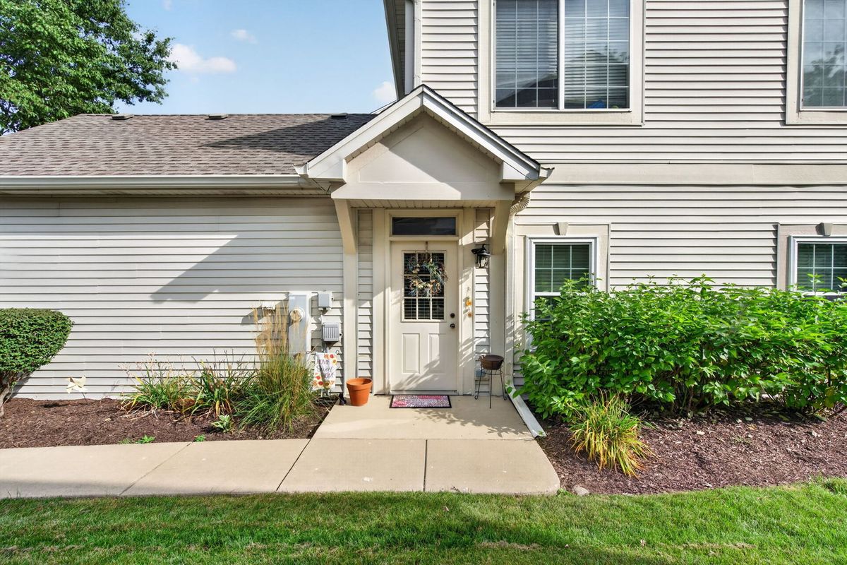 1862 Wisteria Dr #1862, Aurora, IL 60503 — photo 3